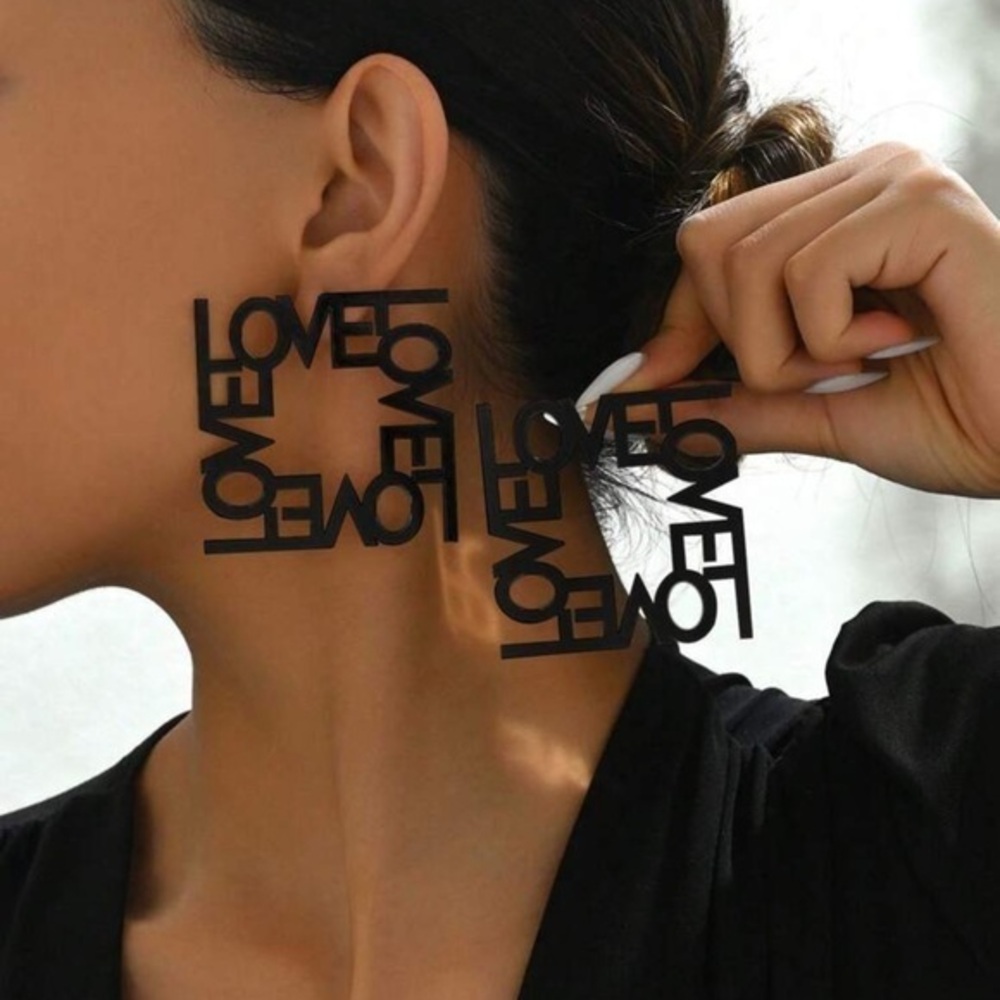✨NEW Valentine Black Statement Love Earrings